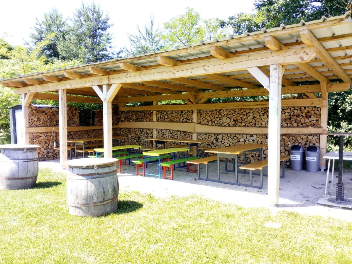 Camping @ Nogometni Golf Ljubljana Hotell Eksteriør bilde