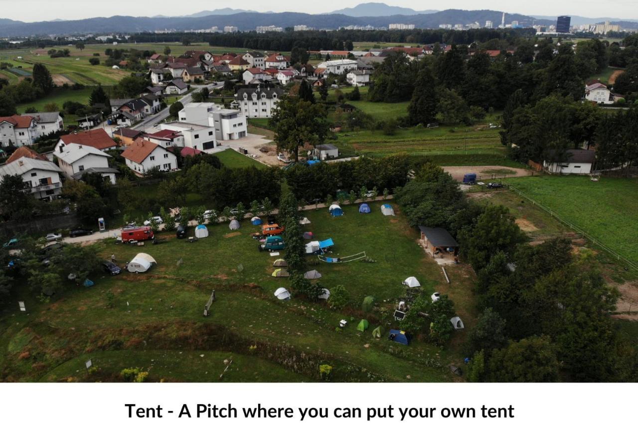 Camping @ Nogometni Golf Ljubljana Hotell Eksteriør bilde