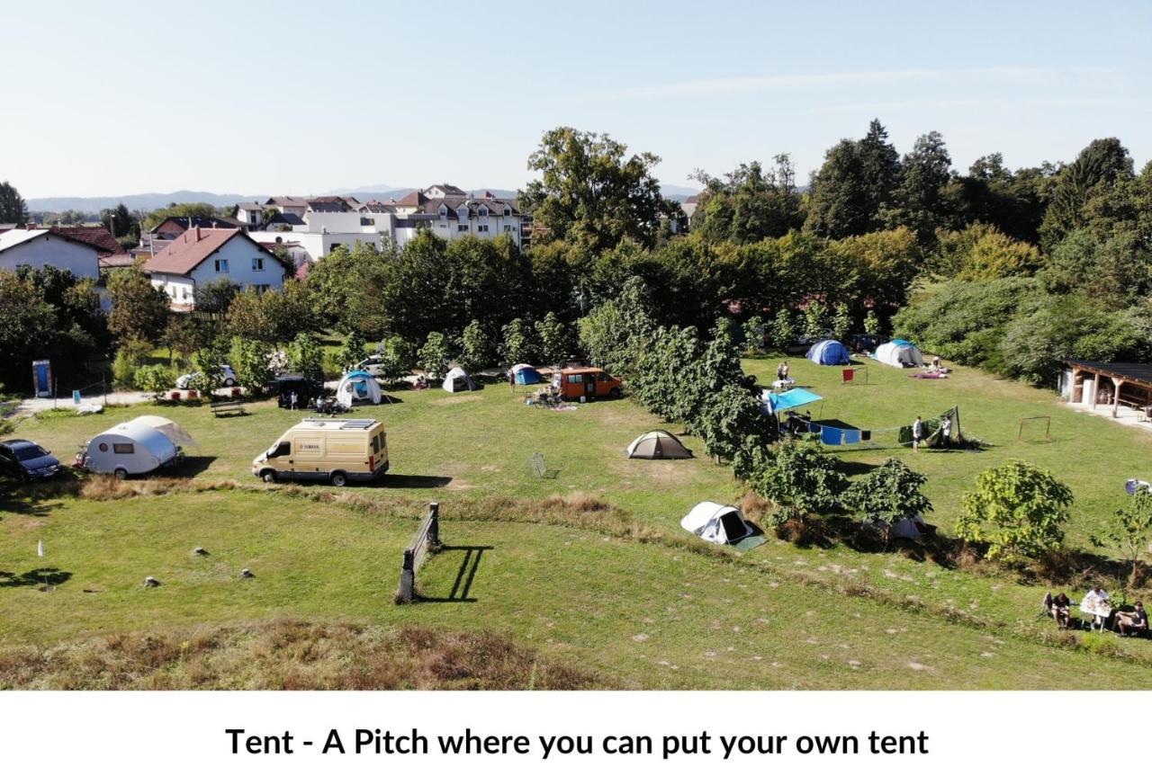 Camping @ Nogometni Golf Ljubljana Hotell Eksteriør bilde