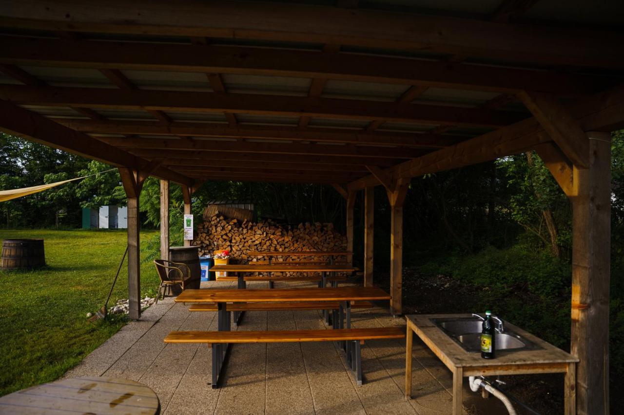 Camping @ Nogometni Golf Ljubljana Hotell Eksteriør bilde